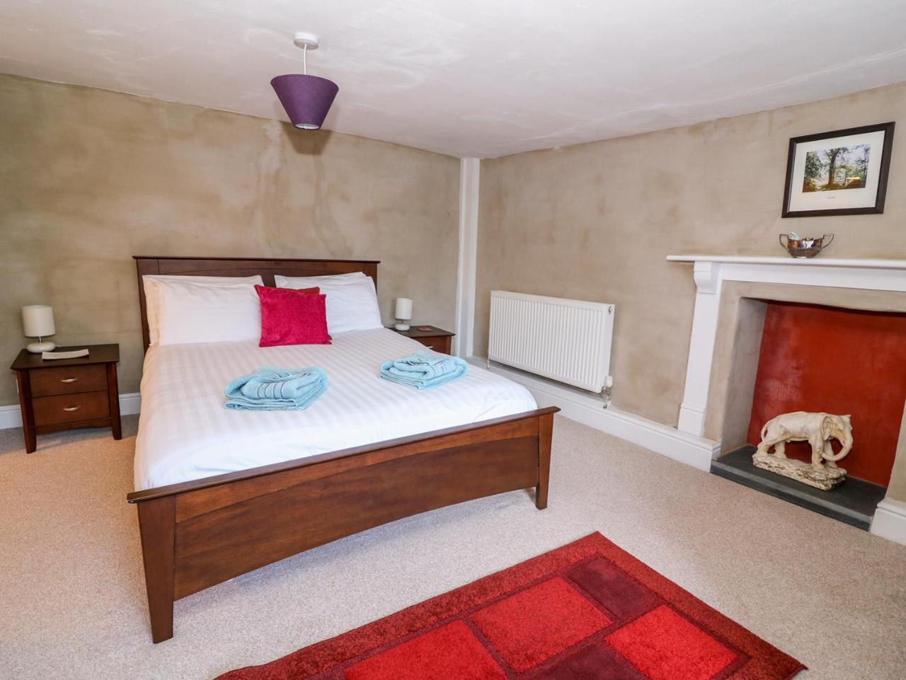 Llwyncadfor Farm Villa Llangunllo Eksteriør billede